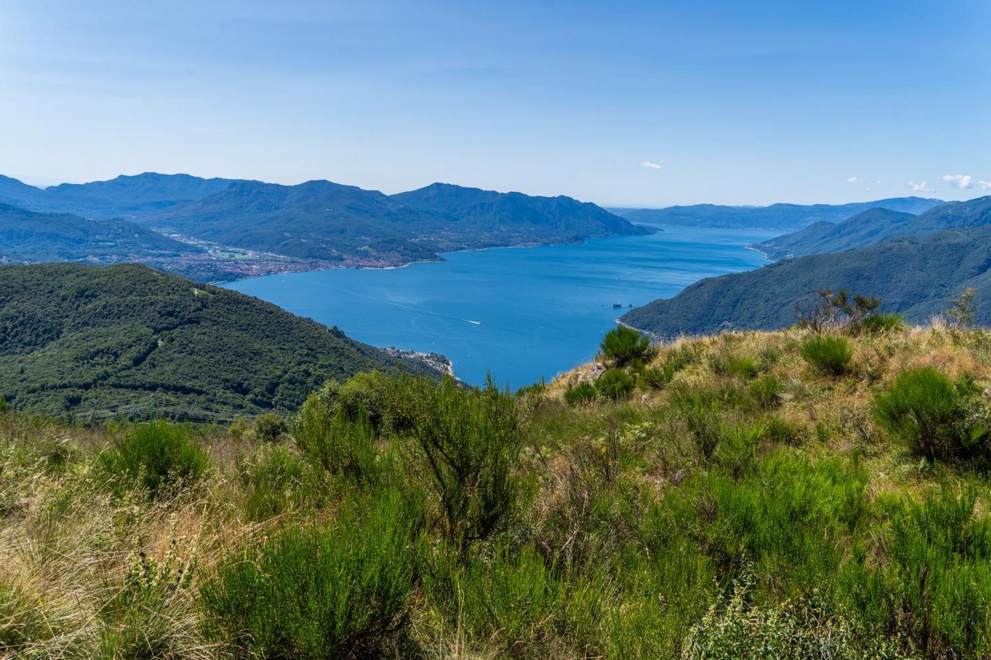 Casa Del Borgo "Terra & Fuoco" Sul Lago Maggiore Maccagno Екстер'єр фото