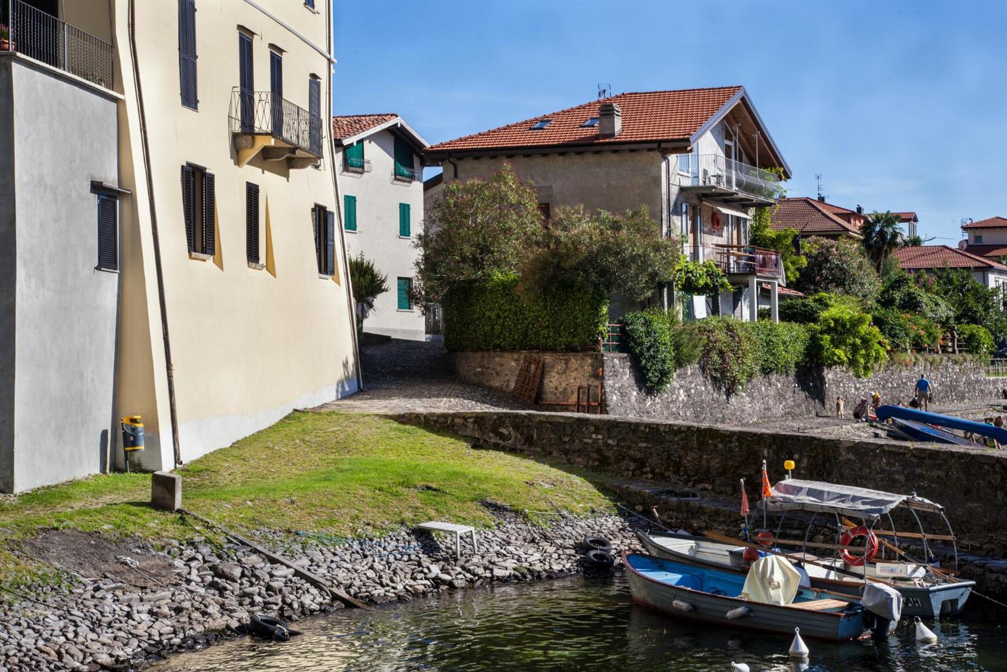 Casa Del Borgo "Terra & Fuoco" Sul Lago Maggiore Maccagno Екстер'єр фото