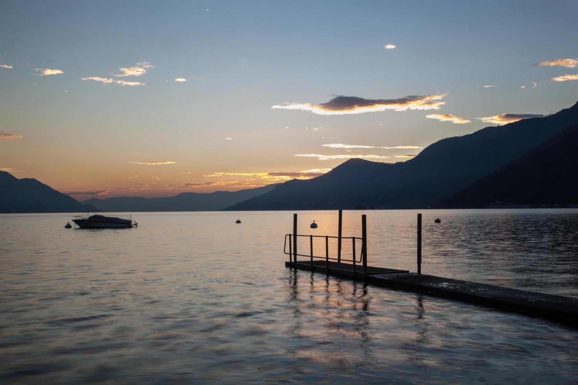 Casa Del Borgo "Terra & Fuoco" Sul Lago Maggiore Maccagno Екстер'єр фото