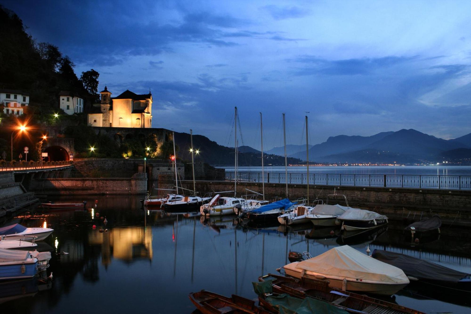Casa Del Borgo "Terra & Fuoco" Sul Lago Maggiore Maccagno Екстер'єр фото