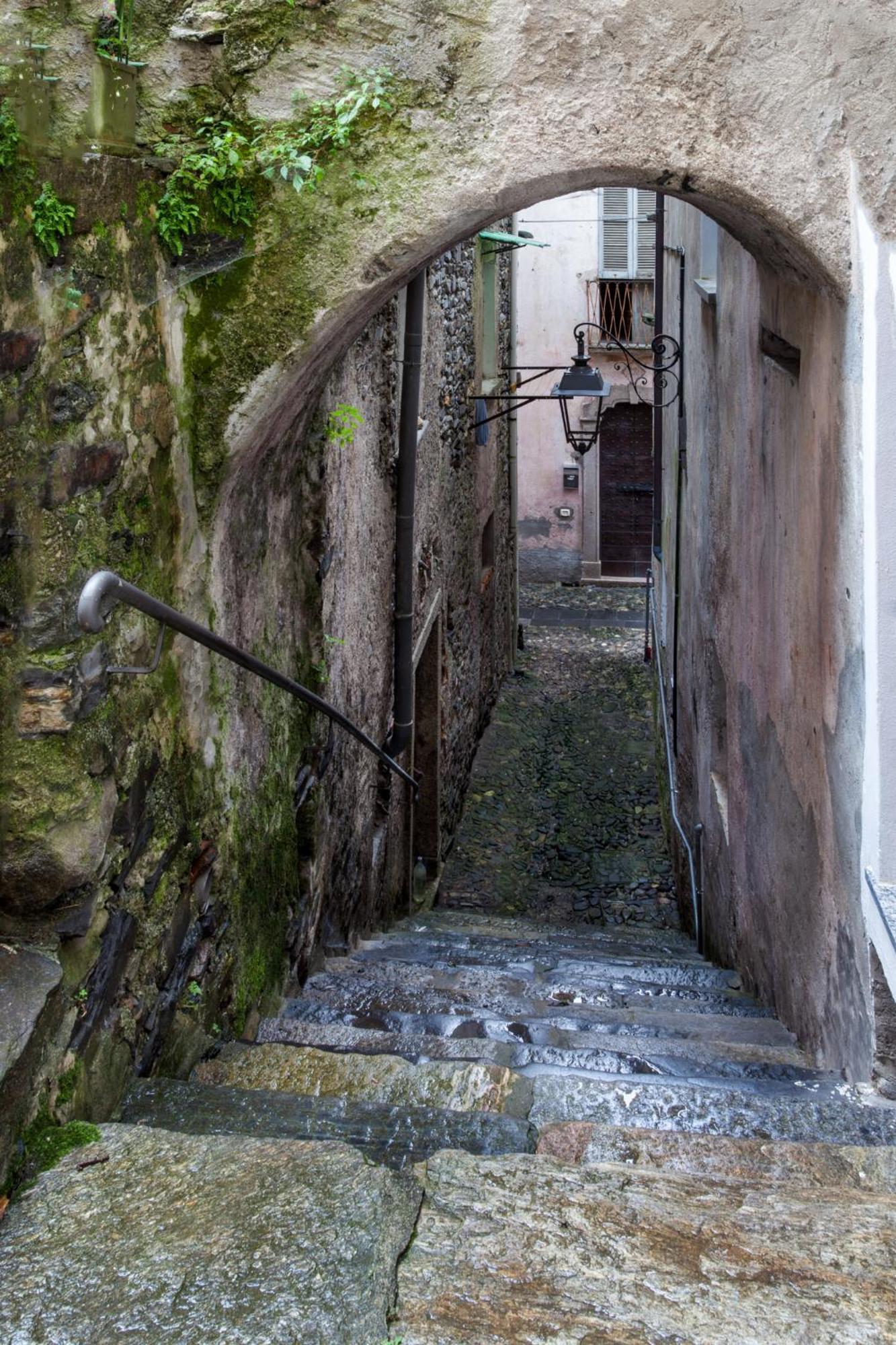 Casa Del Borgo "Terra & Fuoco" Sul Lago Maggiore Maccagno Екстер'єр фото
