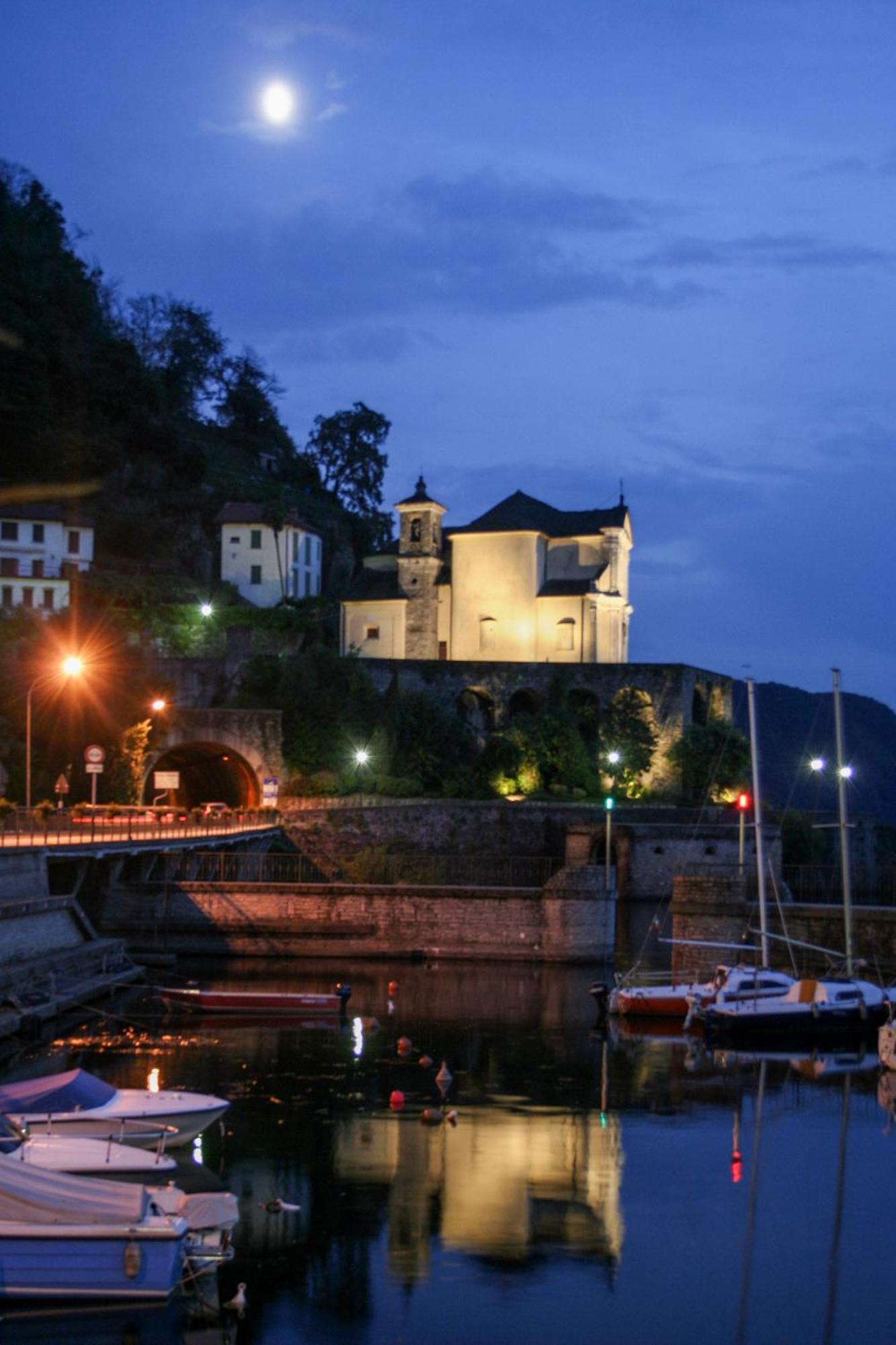 Casa Del Borgo "Terra & Fuoco" Sul Lago Maggiore Maccagno Екстер'єр фото