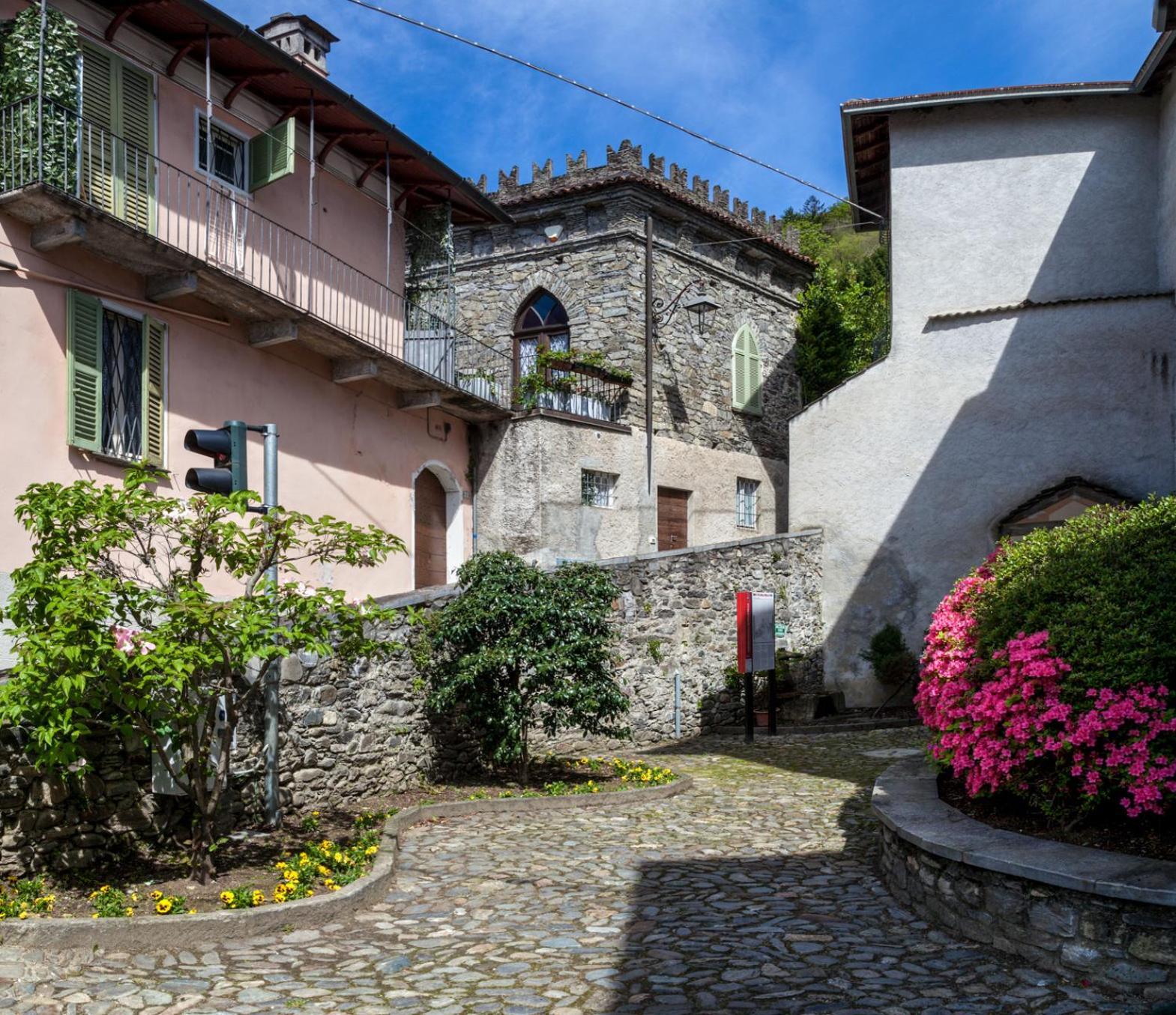 Casa Del Borgo "Terra & Fuoco" Sul Lago Maggiore Maccagno Екстер'єр фото