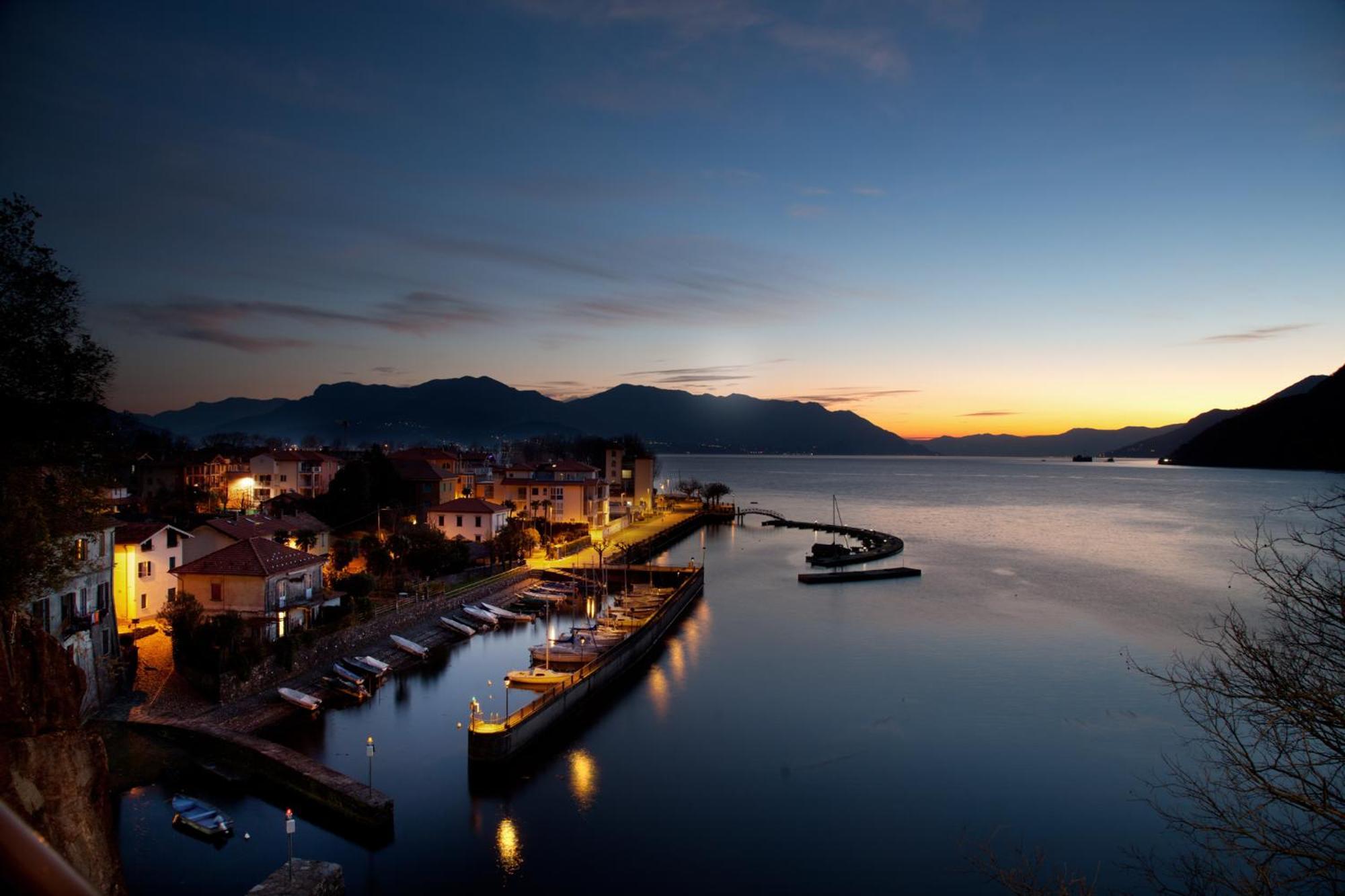 Casa Del Borgo "Terra & Fuoco" Sul Lago Maggiore Maccagno Екстер'єр фото