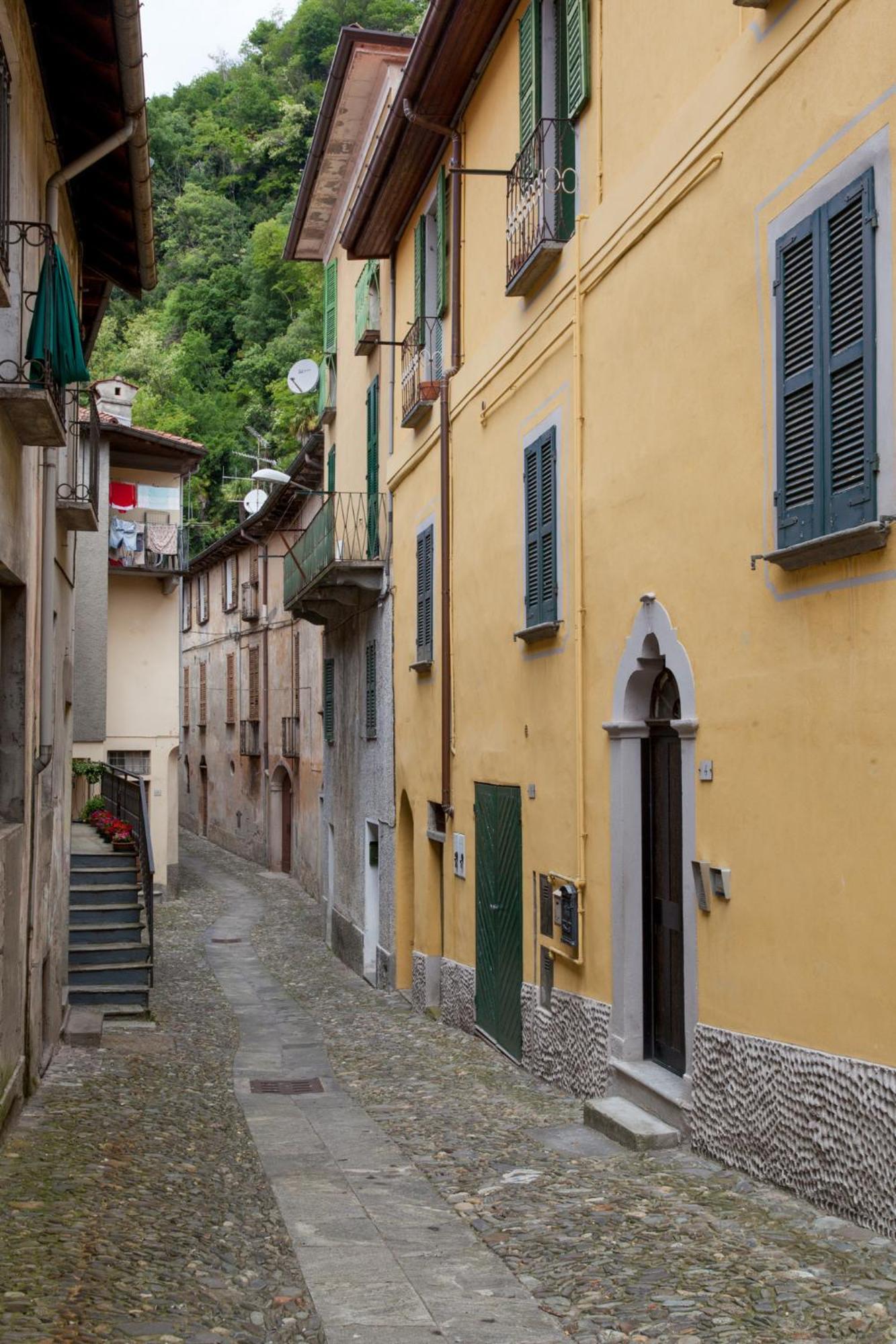 Casa Del Borgo "Terra & Fuoco" Sul Lago Maggiore Maccagno Екстер'єр фото