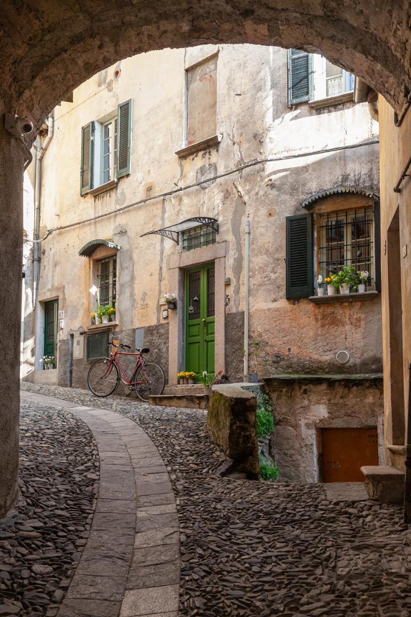 Casa Del Borgo "Terra & Fuoco" Sul Lago Maggiore Maccagno Екстер'єр фото