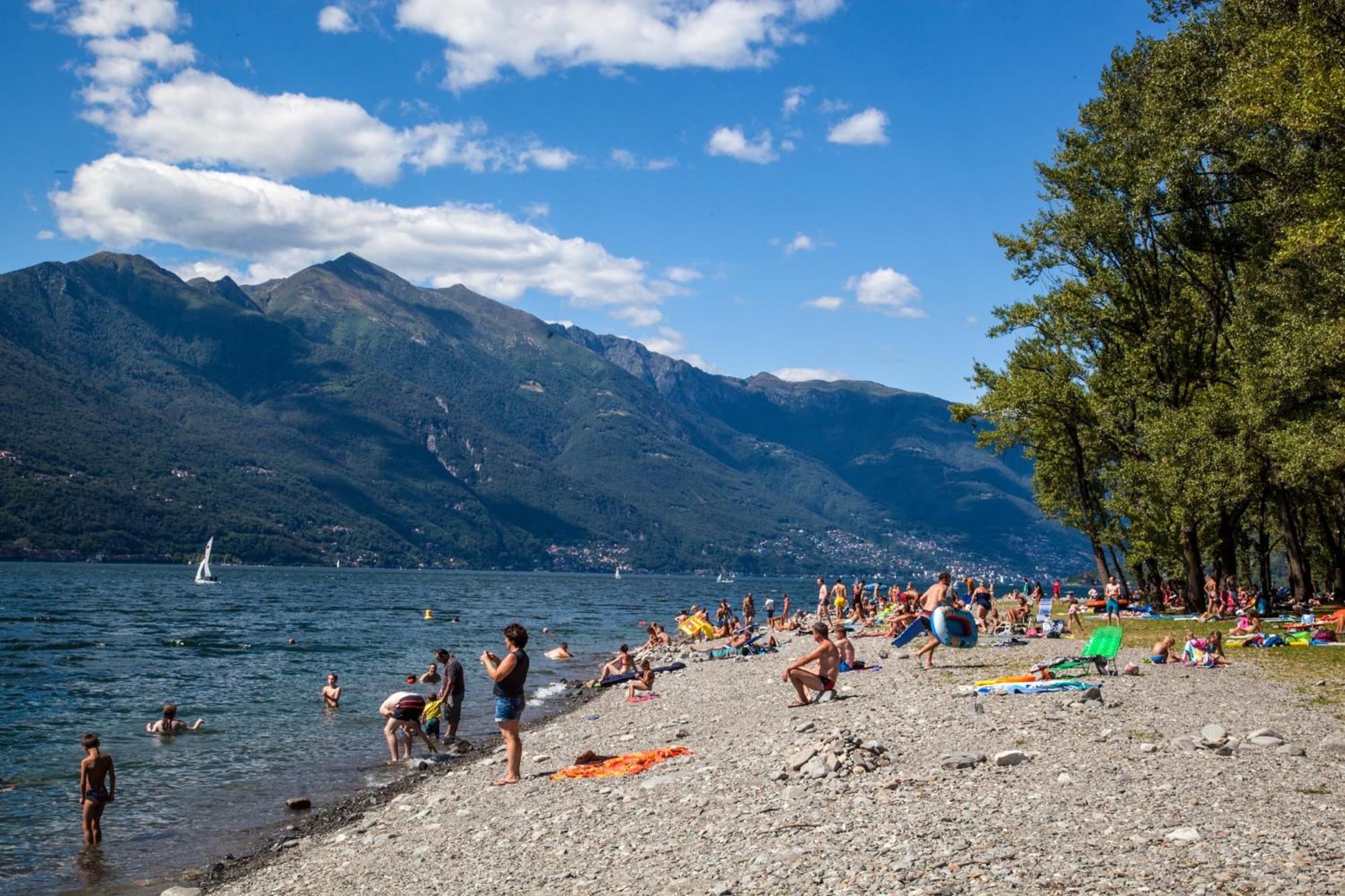 Casa Del Borgo "Terra & Fuoco" Sul Lago Maggiore Maccagno Екстер'єр фото