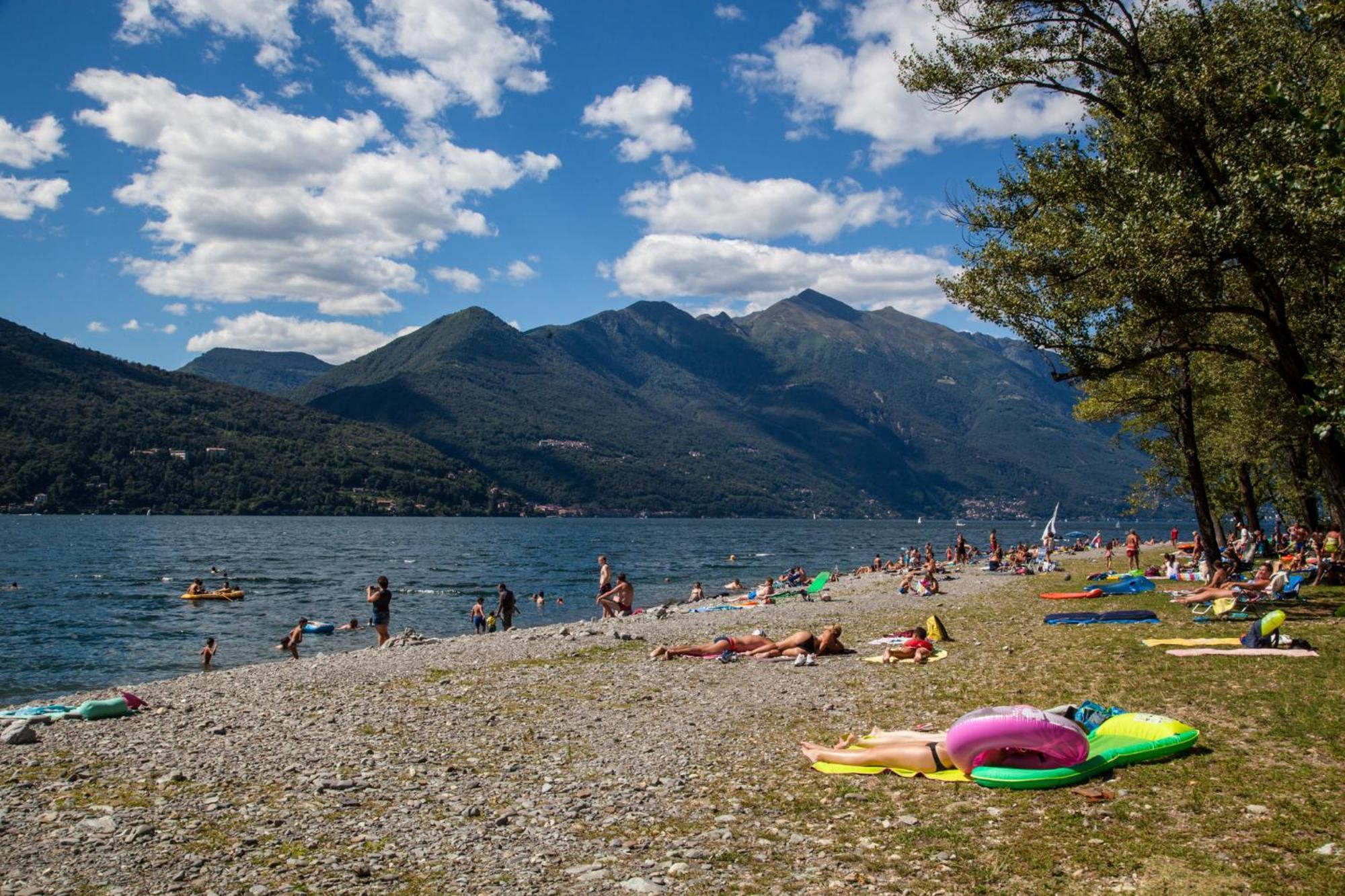 Casa Del Borgo "Terra & Fuoco" Sul Lago Maggiore Maccagno Екстер'єр фото