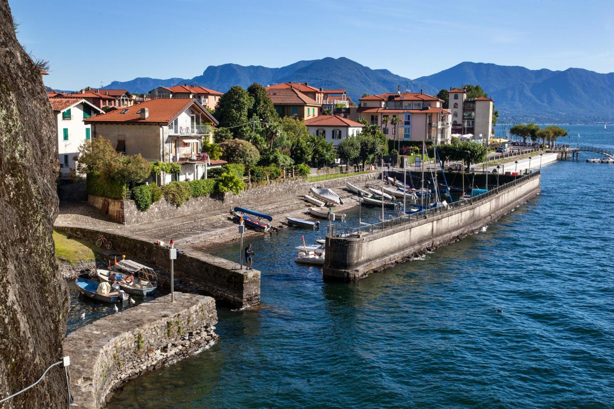 Casa Del Borgo "Terra & Fuoco" Sul Lago Maggiore Maccagno Екстер'єр фото