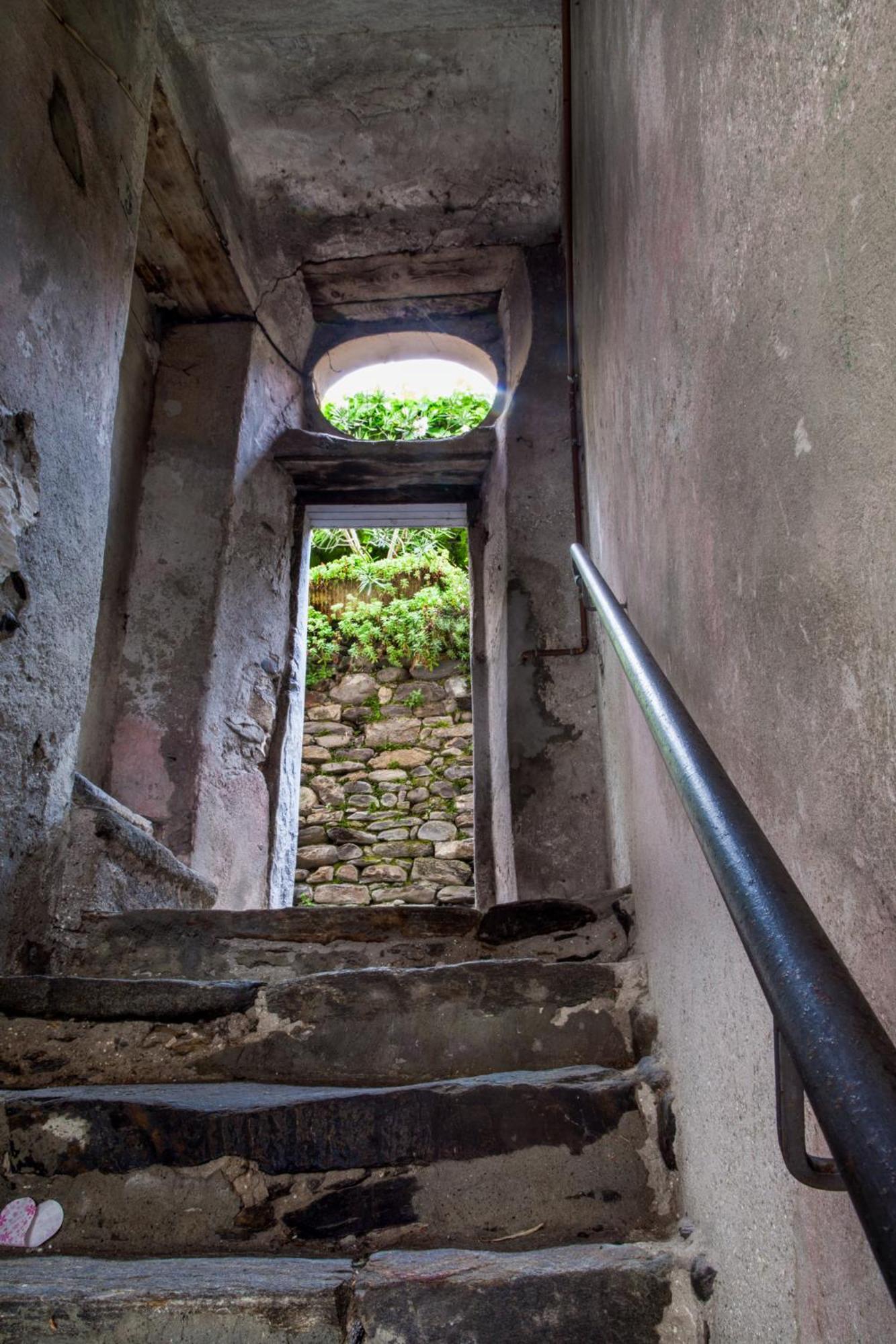 Casa Del Borgo "Terra & Fuoco" Sul Lago Maggiore Maccagno Екстер'єр фото